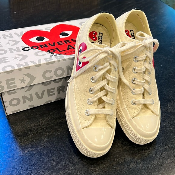 Converse shoes - Picture 1 of 6